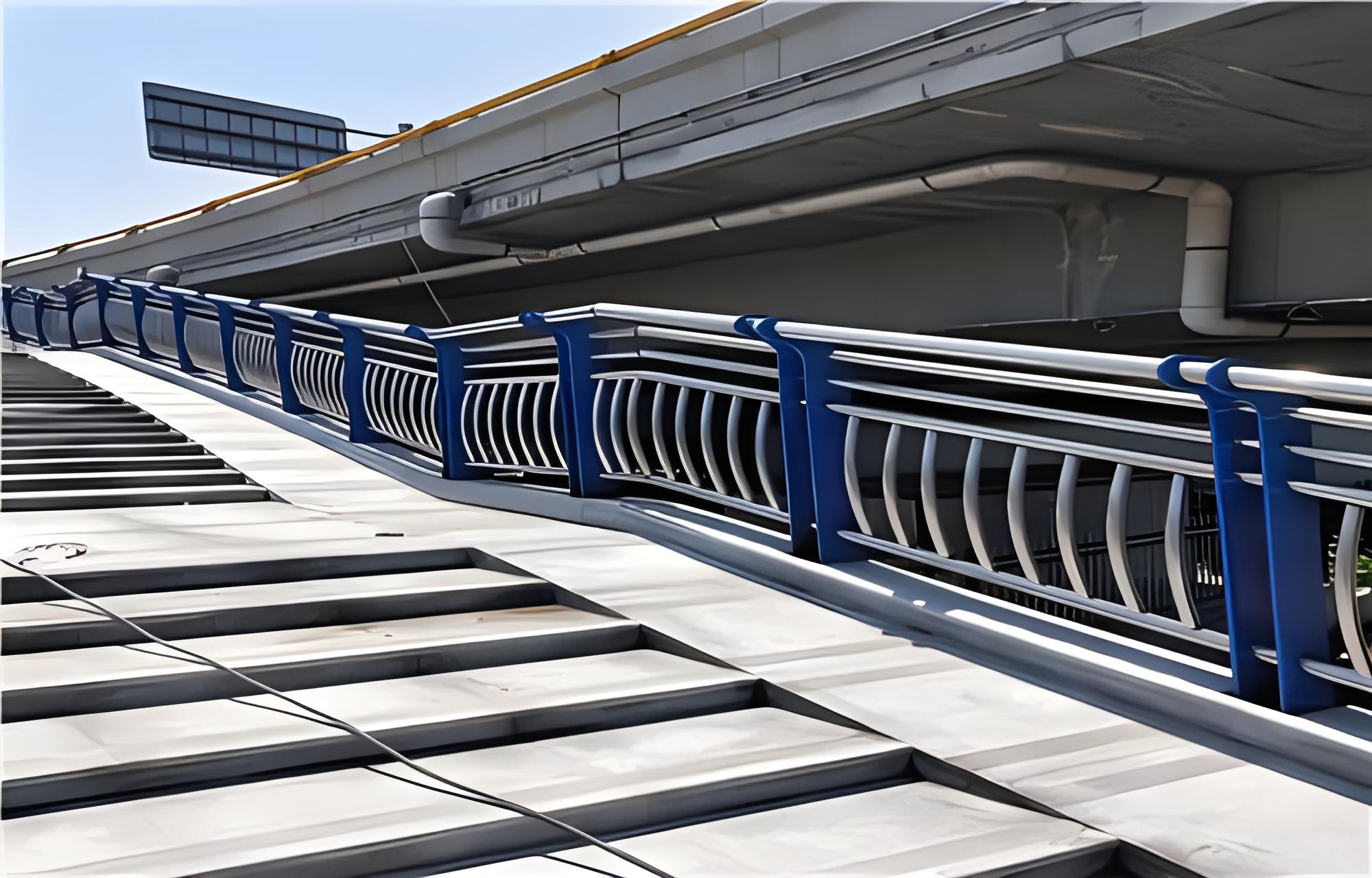 新疆不锈钢桥梁护栏维护方案：确保安全，延长使用寿命