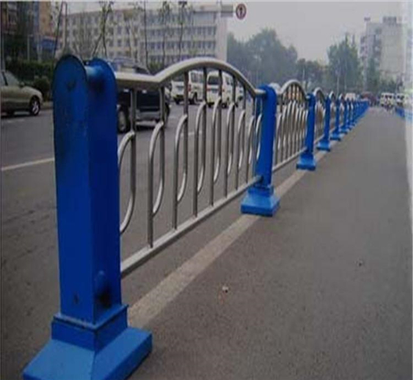 新疆不锈钢防撞栏杆生产制造工艺